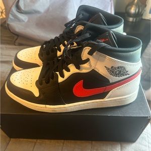 Air Jordan 1 mid